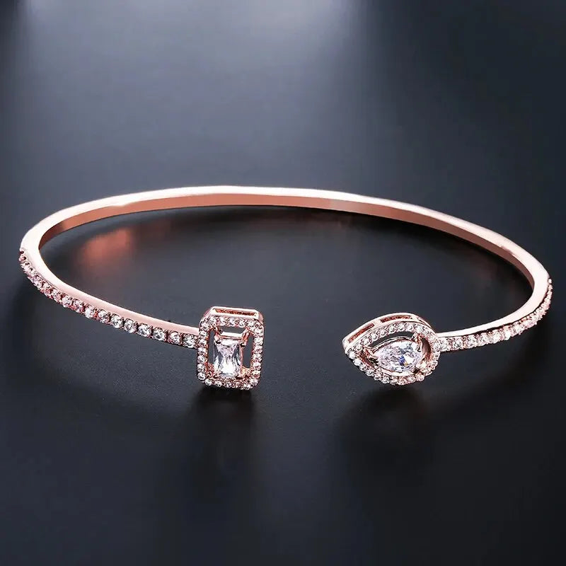 GeoLuxe™ Bangle