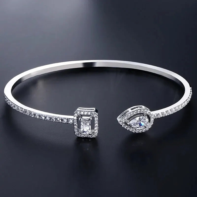 GeoLuxe™ Bangle
